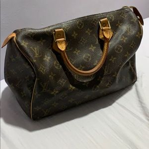 Louie Vuitton speedy bag